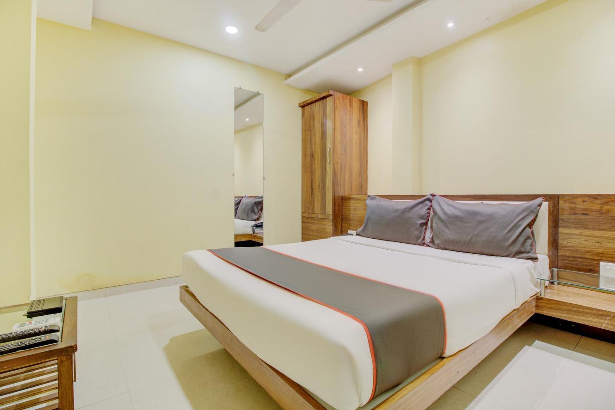 Hotel O Address Inn Мумбаи Экстерьер фото