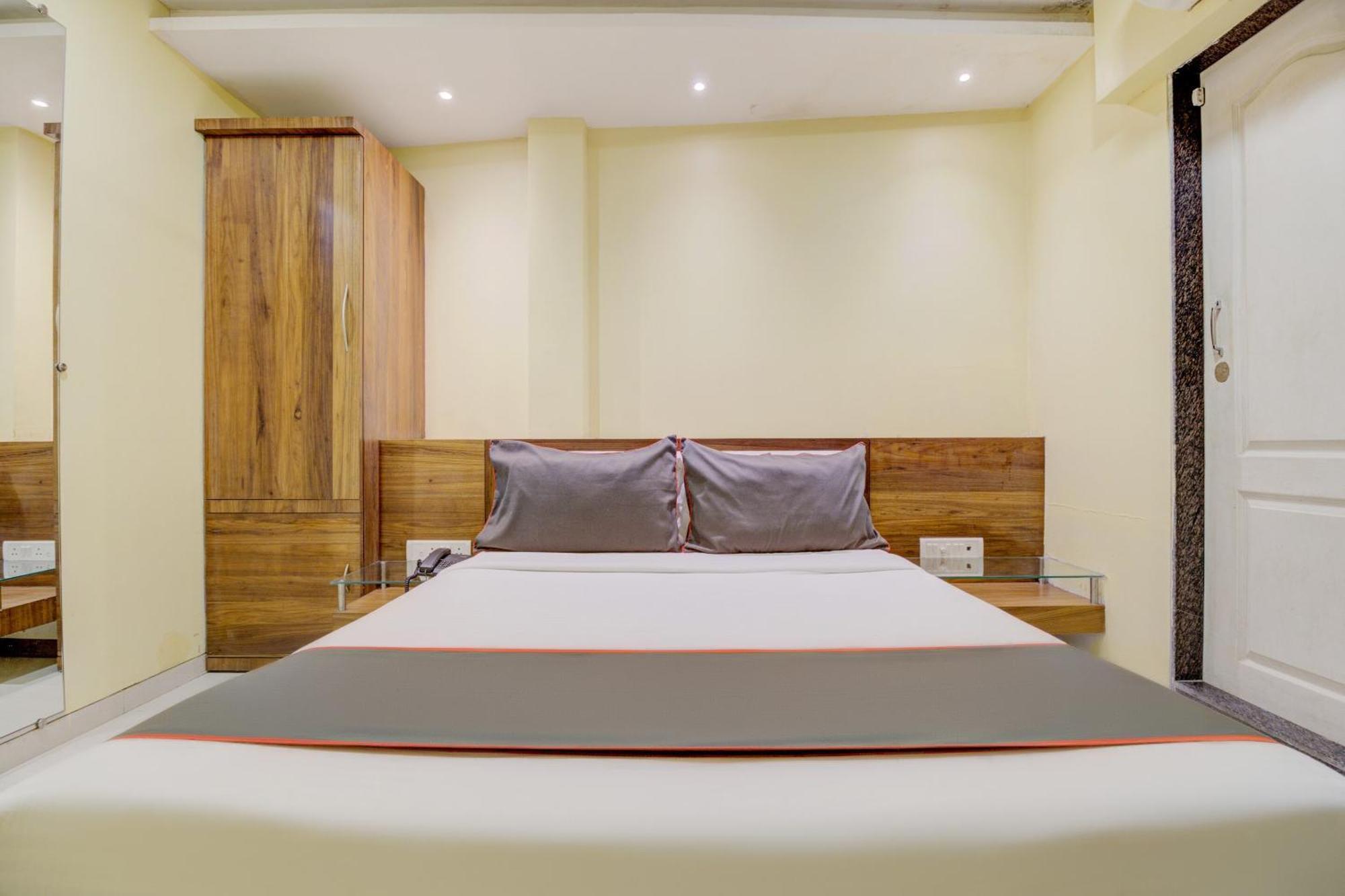 Hotel O Address Inn Мумбаи Экстерьер фото