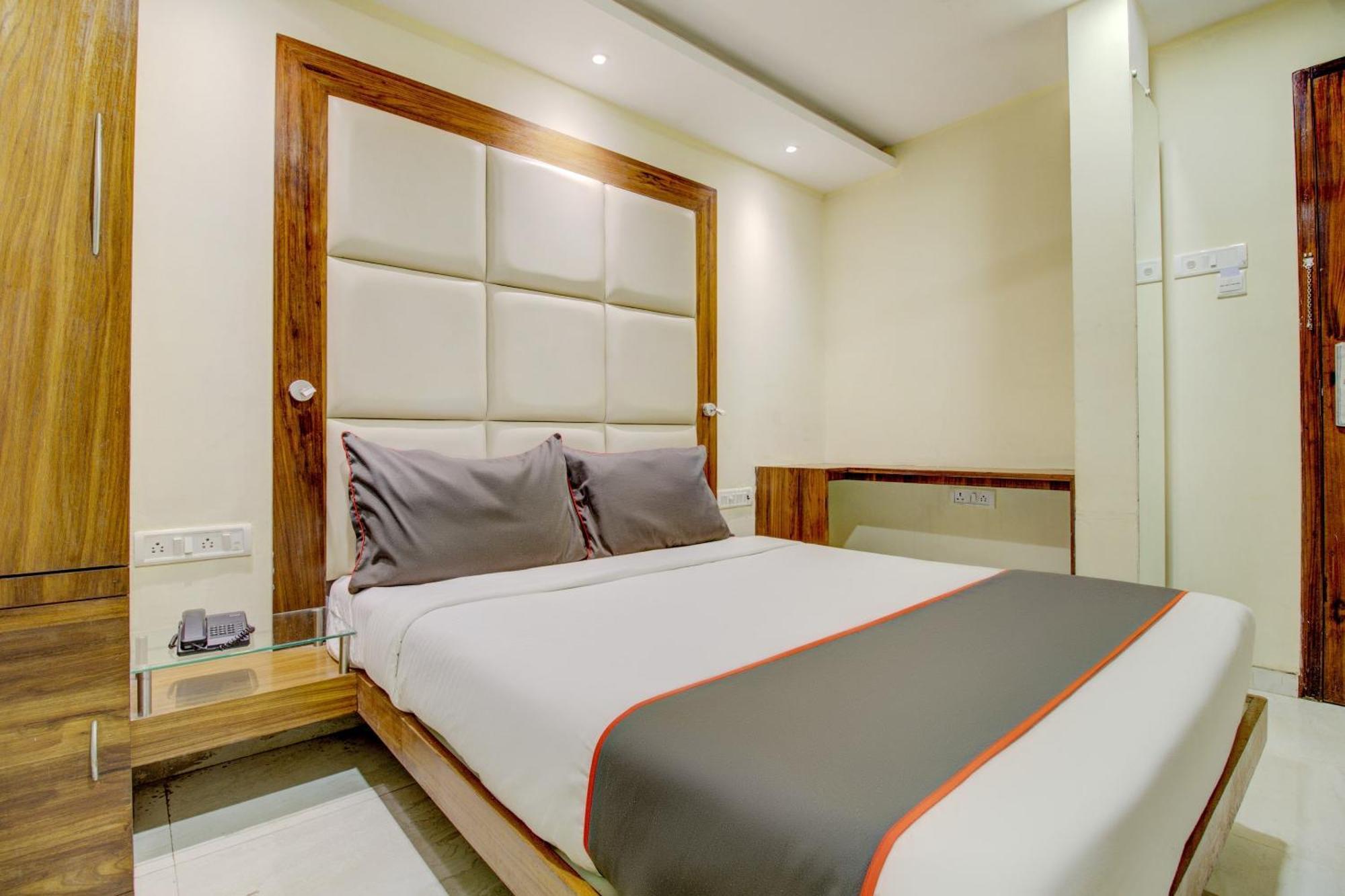 Hotel O Address Inn Мумбаи Экстерьер фото